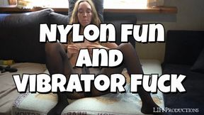 Heli-Rose playing her pussy in nylons