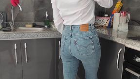 I Fuck a Hot Stepmom in Her Clothes in the Shower!