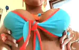 Blonde marilyn scott loves bubbles