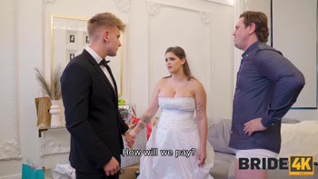 BRIDE4K. Bride spreads her legs in front of the wedding manager for some help