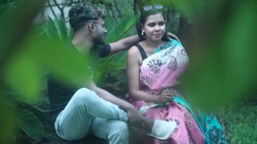 Desi Girlfriend Wants to Try First Time Sex with Boyfriend