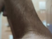 Ragazzo sborra nel bagno di casa (Full video OnlyFans)