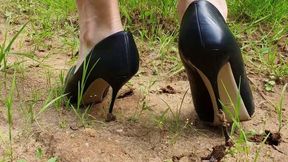 High heels sinking in ground, shoeplay, shoes crush, dirty high heels, high heels stomping