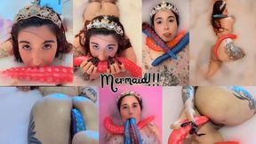 Hot mermaid playing with her..........