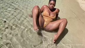 Pier-pounding reverse cowgirl romp on hot Dominican babe's beach booty