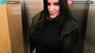 “Don't turn off the camera, film yourself fucking!” – Anna Berry, a random cutie with a pretty face and a huge ass, became a porn star.