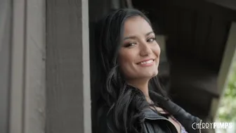 Viva Athena gets her pussy licked and pounded hard by Brad Knight