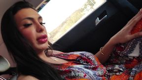 levei ela pra dar um role de carro e botei ela pra chupar meu pau ate sair porra