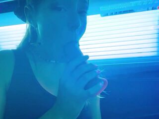 I use the tanning room to suck and get screwed