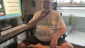 Horny daddy jerking off