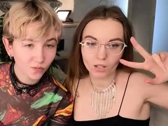 Cute amateur webcam teen girl toying pussy on webcam