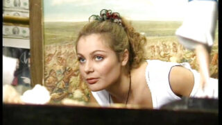 Un tizio sexy infligge un'intensa scopata anale alle tettone Laure Sainclair e Jenny Fields, che finisce con una creampie