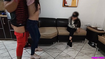 Mi Novia no quiere ver como Entreno a mi Cuñada Caliente Bailando reggaeton