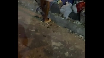 PAGUEI O MENDIGO PRA ME FODER