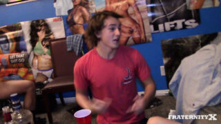 Orgie, bareback, sexe en groupe, gangbang – Les Américains Cyrus Stark, Malakai White et Masyn Thorne, grosse bite baisée dans le cul