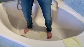 I piss in my Jeans and take a fully clothed shower afterwards