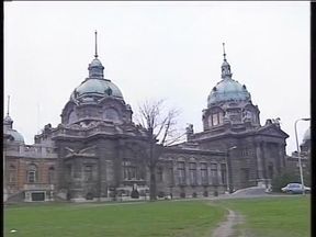 Fucking sucking orgy in the thermal swimming pool