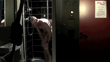 tony AXEL fuck MIKE TIGER under the shower