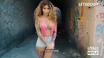 Sultry Latina Venus Afrodita gets pounded outside