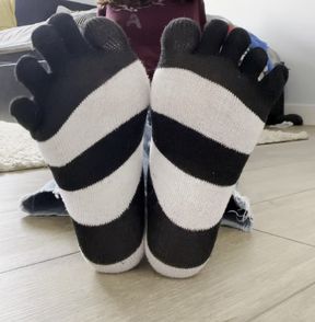ZOOMER FEET - 13
