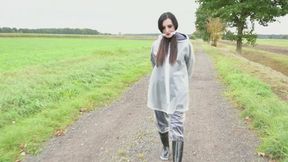 Miss Amira in Regatta Nylon und transparentem Regenanzug gefesselt und geknebelt