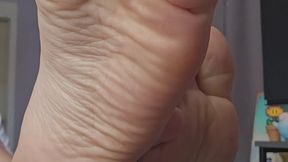 Do you wanna stroke to my desk soles?