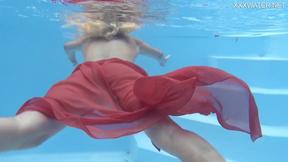 ”Russian beautiful beautiful babe horny in the pool”