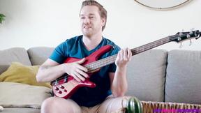 ”Guitar Master's Grand Salami Enters Tight Stepsis”