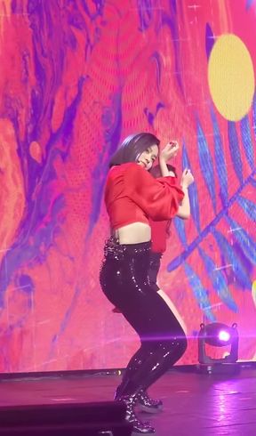 Korean dancer with thick thighs gets wild on camera