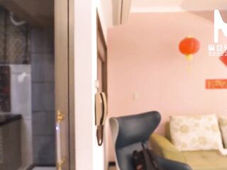 [Domestic] Madou Media Works/MD-0217 Lantern Festival Mother and Guess Lantern Riddles - Feature Film - Dom Version - 001/ Free See