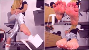 Episode 501 Bare feet JOI, sexy french pedicured toes JOI, wrinkled soles, cum on Milf naked feet - cum countdown