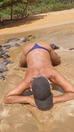 Ladysilva on the beach what a hot ass