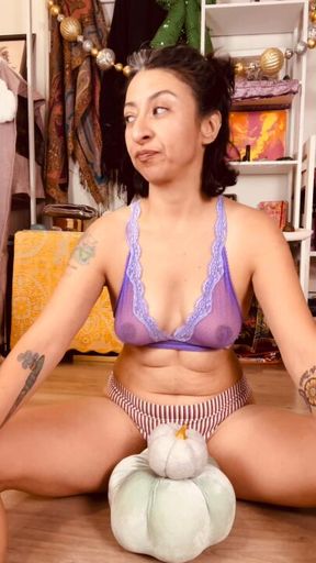 Peek a boo Pussy for Turkey Day!