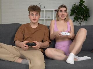 stepsister decided to have sex with stepbrother during the time that parents are not at home - syndicete