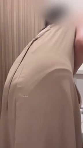 Anal masturbation in the school toilet / I brought a vibrator and lotion to college...