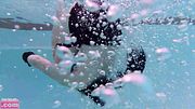 Tifa Underwater Rolls (SCUBA + COSPLAY)