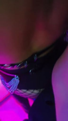 Met and fucked her in the night club right next to the dancefloor