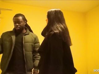 Cute Teen Lullu Gun Quicky Interracial Sex in Garage German