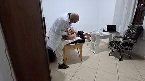 a milf gets fingered by the proctologist during an anal exam.