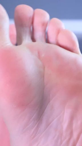 Giantess Friends with Huge Feet Size 45 and 42