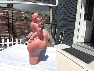 The Cutie Next Door Show's Off Her Ideal Pink Soles!