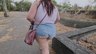 I love walking around in public with cum on my face and showing off my huge ass