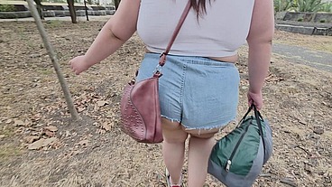 I love walking around in public with cum on my face and showing off my huge ass