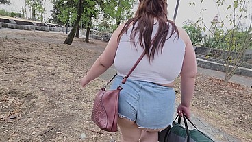 I love walking around in public with cum on my face and showing off my huge ass