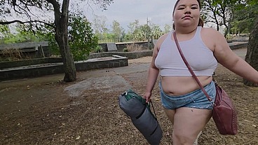 I love walking around in public with cum on my face and showing off my huge ass