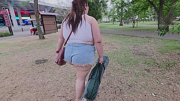 I love walking around in public with cum on my face and showing off my huge ass