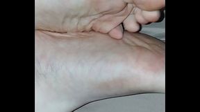 Emy Spits on Her Feet and Rubs