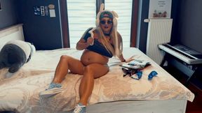 Meeting a Frivolous Chubby Step Sister WMV