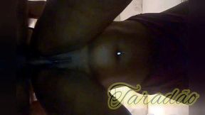 rapidinho no banheiro gozando dentro da buceta