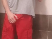 VOY AL BAÑO CON GANAS DE MEAR